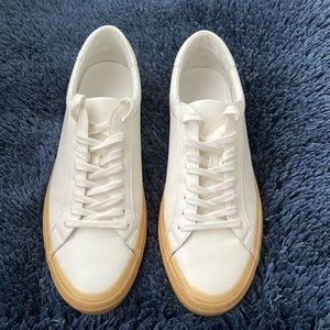 Almost New!!! Vince Men’s Leather Sneaker